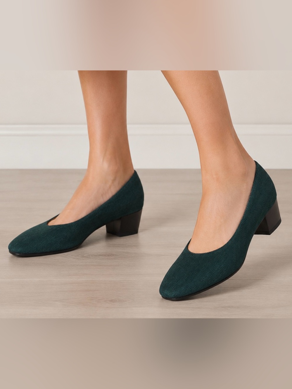 Saks Fifth Avenue NWOT Womens Size 9 Dark Green Suede Low Block Heel Pumps